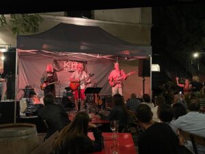 Members, Musiker, KH Project, Rock & Blues, Küre Hauser, Schlagzeuger, Schlagzeug, Rock und Blues, heimische Musikszene, Band, Bern, Bühne, handgemachte Musik, Berner Rockmusik, Lindbergh, Ocean, No Problem, Roots 66 feat. Polo Hofer, Konzert, Jack Minnig, Gitarre, HUBER MINNIG, BMG Ariola, Country, R&R Oldies, Kuno Lauener, Büne Huber, Endo Anaconda, Schmidi Schmidhauser, René Eberhard, Bass, Grooves, E-Bass, Rolf LL Lüthi, Matthias Heimlicher, Vlada, Philipp Fankhauser, Rockustics, Tutti Matti, Magna Carta, Andy Maurer, Hanery Amman. Professor Miquel Rubio, Konservatorium Bern, AM Gitarren & Bass Schule, Tres Pesetas, Acoustic Latin Gitarren Trio, Van Dox, Rock Cover Band Copperhead, Folk Rock Miraval Bamboo Faya, Reggea um Peppe Claudio (the Wailers) Bonnie & the Groove Cats, Plüsch, Andreas Vollenweider, Mich Gerber, Bellamy Brothers, Kenny Moore (Tina Turner), Sandee, Andy Pupato, Junior Marvin, Bob Marley, Referenze, Kontakt, Galerie, Audio & Video, Events, Video/Audio, Logos & Bandfotos, Stageplan