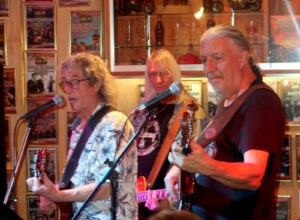 Sylvester, Lorenzini, Lorenzini Bern, Bindella, Quick, Quick Bar, Hecht, Video, Audio, Kandersteg, Schweizerhof, Schweizerhof Kandersteg, Hasim's, Members, Musiker, KH Project, Rock & Blues, Küre Hauser, Schlagzeuger, Schlagzeug, Rock und Blues, heimische Musikszene, Band, Bern, Bühne, handgemachte Musik, Berner Rockmusik, Lindbergh, Ocean, No Problem, Roots 66 feat. Polo Hofer, Konzert, Jack Minnig, Gitarre, HUBER MINNIG, BMG Ariola, Country, R&R Oldies, Kuno Lauener, Büne Huber, Endo Anaconda, Schmidi Schmidhauser, René Eberhard, Bass, Grooves, E-Bass, Rolf LL Lüthi, Matthias Heimlicher, Vlada, Philipp Fankhauser, Rockustics, Tutti Matti, Magna Carta, Andy Maurer, Hanery Amman. Professor Miquel Rubio, Konservatorium Bern, AM Gitarren & Bass Schule, Tres Pesetas, Acoustic Latin Gitarren Trio, Van Dox, Rock Cover Band Copperhead, Folk Rock Miraval Bamboo Faya, Reggea um Peppe Claudio (the Wailers) Bonnie & the Groove Cats, Plüsch, Andreas Vollenweider, Mich Gerber, Bellamy Brothers, Kenny Moore (Tina Turner), Sandee, Andy Pupato, Junior Marvin, Bob Marley, Referenze, Kontakt, Galerie, Audio & Video, Events, Video/Audio, Logos & Bandfotos, Stageplan, Can’t Go Home No More – Walter Liniger, Hundred Miles, Endless Me, Lost You In The Canyon – M. Cohn, Cant Find My Way Home – S. Winwood, Lay Down Sally – E. Clapton, Setting Me Up – M. Knopfler, This In Your World – C. Russel