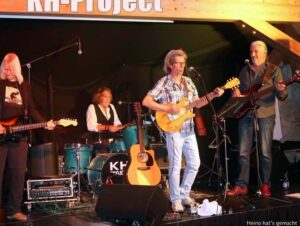 Sylvester, Lorenzini, Lorenzini Bern, Bindella, Quick, Quick Bar, Hecht, Video, Audio, Kandersteg, Schweizerhof, Schweizerhof Kandersteg, Hasim's, Members, Musiker, KH Project, Rock & Blues, Küre Hauser, Schlagzeuger, Schlagzeug, Rock und Blues, heimische Musikszene, Band, Bern, Bühne, handgemachte Musik, Berner Rockmusik, Lindbergh, Ocean, No Problem, Roots 66 feat. Polo Hofer, Konzert, Jack Minnig, Gitarre, HUBER MINNIG, BMG Ariola, Country, R&R Oldies, Kuno Lauener, Büne Huber, Endo Anaconda, Schmidi Schmidhauser, René Eberhard, Bass, Grooves, E-Bass, Rolf LL Lüthi, Matthias Heimlicher, Vlada, Philipp Fankhauser, Rockustics, Tutti Matti, Magna Carta, Andy Maurer, Hanery Amman. Professor Miquel Rubio, Konservatorium Bern, AM Gitarren & Bass Schule, Tres Pesetas, Acoustic Latin Gitarren Trio, Van Dox, Rock Cover Band Copperhead, Folk Rock Miraval Bamboo Faya, Reggea um Peppe Claudio (the Wailers) Bonnie & the Groove Cats, Plüsch, Andreas Vollenweider, Mich Gerber, Bellamy Brothers, Kenny Moore (Tina Turner), Sandee, Andy Pupato, Junior Marvin, Bob Marley, Referenze, Kontakt, Galerie, Audio & Video, Events, Video/Audio, Logos & Bandfotos, Stageplan, Can’t Go Home No More – Walter Liniger, Hundred Miles, Endless Me, Lost You In The Canyon – M. Cohn, Cant Find My Way Home – S. Winwood, Lay Down Sally – E. Clapton, Setting Me Up – M. Knopfler, This In Your World – C. Russel