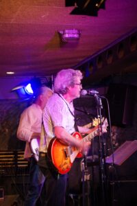 KH Project, Rock & Blues, Küre Hauser, Schlagzeuger, Schlagzeug, Rock und Blues, heimische Musikszene, Band, Bern, Bühne, handgemachte Musik, Berner Rockmusik, Lindbergh, Ocean, No Problem, Roots 66 feat. Polo Hofer, Konzert, Jack Minnig, Gitarre, HUBER MINNIG, BMG Ariola, Country, R&R Oldies, Kuno Lauener, Büne Huber, Endo Anaconda, Schmidi Schmidhauser, René Eberhard, Bass, Grooves, E-Bass, Rolf LL Lüthi, Matthias Heimlicher, Vlada, Philipp Fankhauser, Rockustics, Tutti Matti, Magna Carta, Andy Maurer, Hanery Amman. Professor Miquel Rubio, Konservatorium Bern, AM Gitarren & Bass Schule, Tres Pesetas, Acoustic Latin Gitarren Trio, Van Dox, Rock Cover Band Copperhead, Folk Rock Miraval Bamboo Faya, Reggea um Peppe Claudio (the Wailers) Bonnie & the Groove Cats, Plüsch, Andreas Vollenweider, Mich Gerber, Bellamy Brothers, Kenny Moore (Tina Turner), Sandee, Andy Pupato, Junior Marvin, Bob Marley, Referenze, Kontakt, Galerie, Audio & Video, Events, Video/Audio, Logos & Bandfotos, Stageplan, Can’t Go Home No More – Walter Liniger, Hundred Miles, Endless Me, Lost You In The Canyon – M. Cohn, Cant Find My Way Home – S. Winwood, Lay Down Sally – E. Clapton, Setting Me Up – M. Knopfler, This In Your World – C. Russel. Mahogany, Mahogany Hall, Mahogany Hall Bern, Yvonne Moore, Live-Gig,