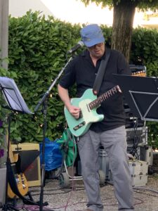 Sylvester, Lorenzini, Lorenzini Bern, Bindella, Quick, Quick Bar, Hecht, Video, Audio, Kandersteg, Schweizerhof, Schweizerhof Kandersteg, Hasim's, Members, Musiker, KH Project, Rock & Blues, Küre Hauser, Schlagzeuger, Schlagzeug, Rock und Blues, heimische Musikszene, Band, Bern, Bühne, handgemachte Musik, Berner Rockmusik, Lindbergh, Ocean, No Problem, Roots 66 feat. Polo Hofer, Konzert, Jack Minnig, Gitarre, HUBER MINNIG, BMG Ariola, Country, R&R Oldies, Kuno Lauener, Büne Huber, Endo Anaconda, Schmidi Schmidhauser, René Eberhard, Bass, Grooves, E-Bass, Rolf LL Lüthi, Matthias Heimlicher, Vlada, Philipp Fankhauser, Rockustics, Tutti Matti, Magna Carta, Andy Maurer, Hanery Amman. Professor Miquel Rubio, Konservatorium Bern, AM Gitarren & Bass Schule, Tres Pesetas, Acoustic Latin Gitarren Trio, Van Dox, Rock Cover Band Copperhead, Folk Rock Miraval Bamboo Faya, Reggea um Peppe Claudio (the Wailers) Bonnie & the Groove Cats, Plüsch, Andreas Vollenweider, Mich Gerber, Bellamy Brothers, Kenny Moore (Tina Turner), Sandee, Andy Pupato, Junior Marvin, Bob Marley, Referenze, Kontakt, Galerie, Audio & Video, Events, Video/Audio, Logos & Bandfotos, Stageplan, Can’t Go Home No More – Walter Liniger, Hundred Miles, Endless Me, Lost You In The Canyon – M. Cohn, Cant Find My Way Home – S. Winwood, Lay Down Sally – E. Clapton, Setting Me Up – M. Knopfler, This In Your World – C. Russel