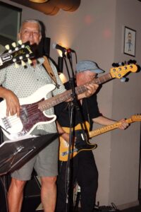 Hasim's Zyt Bar, Hasim, Hasim's, Members, Musiker, KH Project, Rock & Blues, Küre Hauser, Schlagzeuger, Schlagzeug, Rock und Blues, heimische Musikszene, Band, Bern, Bühne, handgemachte Musik, Berner Rockmusik, Lindbergh, Ocean, No Problem, Roots 66 feat. Polo Hofer, Konzert, Jack Minnig, Gitarre, HUBER MINNIG, BMG Ariola, Country, R&R Oldies, Kuno Lauener, Büne Huber, Endo Anaconda, Schmidi Schmidhauser, René Eberhard, Bass, Grooves, E-Bass, Rolf LL Lüthi, Matthias Heimlicher, Vlada, Philipp Fankhauser, Rockustics, Tutti Matti, Magna Carta, Andy Maurer, Hanery Amman. Professor Miquel Rubio, Konservatorium Bern, AM Gitarren & Bass Schule, Tres Pesetas, Acoustic Latin Gitarren Trio, Van Dox, Rock Cover Band Copperhead, Folk Rock Miraval Bamboo Faya, Reggea um Peppe Claudio (the Wailers) Bonnie & the Groove Cats, Plüsch, Andreas Vollenweider, Mich Gerber, Bellamy Brothers, Kenny Moore (Tina Turner), Sandee, Andy Pupato, Junior Marvin, Bob Marley, Referenze, Kontakt, Galerie, Audio & Video, Events, Video/Audio, Logos & Bandfotos, Stageplan