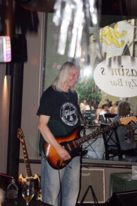 Hasim's Zyt Bar, Hasim, Hasim's, Members, Musiker, KH Project, Rock & Blues, Küre Hauser, Schlagzeuger, Schlagzeug, Rock und Blues, heimische Musikszene, Band, Bern, Bühne, handgemachte Musik, Berner Rockmusik, Lindbergh, Ocean, No Problem, Roots 66 feat. Polo Hofer, Konzert, Jack Minnig, Gitarre, HUBER MINNIG, BMG Ariola, Country, R&R Oldies, Kuno Lauener, Büne Huber, Endo Anaconda, Schmidi Schmidhauser, René Eberhard, Bass, Grooves, E-Bass, Rolf LL Lüthi, Matthias Heimlicher, Vlada, Philipp Fankhauser, Rockustics, Tutti Matti, Magna Carta, Andy Maurer, Hanery Amman. Professor Miquel Rubio, Konservatorium Bern, AM Gitarren & Bass Schule, Tres Pesetas, Acoustic Latin Gitarren Trio, Van Dox, Rock Cover Band Copperhead, Folk Rock Miraval Bamboo Faya, Reggea um Peppe Claudio (the Wailers) Bonnie & the Groove Cats, Plüsch, Andreas Vollenweider, Mich Gerber, Bellamy Brothers, Kenny Moore (Tina Turner), Sandee, Andy Pupato, Junior Marvin, Bob Marley, Referenze, Kontakt, Galerie, Audio & Video, Events, Video/Audio, Logos & Bandfotos, Stageplan