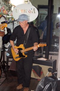 Hasim's Zyt Bar, Hasim, Hasim's, Members, Musiker, KH Project, Rock & Blues, Küre Hauser, Schlagzeuger, Schlagzeug, Rock und Blues, heimische Musikszene, Band, Bern, Bühne, handgemachte Musik, Berner Rockmusik, Lindbergh, Ocean, No Problem, Roots 66 feat. Polo Hofer, Konzert, Jack Minnig, Gitarre, HUBER MINNIG, BMG Ariola, Country, R&R Oldies, Kuno Lauener, Büne Huber, Endo Anaconda, Schmidi Schmidhauser, René Eberhard, Bass, Grooves, E-Bass, Rolf LL Lüthi, Matthias Heimlicher, Vlada, Philipp Fankhauser, Rockustics, Tutti Matti, Magna Carta, Andy Maurer, Hanery Amman. Professor Miquel Rubio, Konservatorium Bern, AM Gitarren & Bass Schule, Tres Pesetas, Acoustic Latin Gitarren Trio, Van Dox, Rock Cover Band Copperhead, Folk Rock Miraval Bamboo Faya, Reggea um Peppe Claudio (the Wailers) Bonnie & the Groove Cats, Plüsch, Andreas Vollenweider, Mich Gerber, Bellamy Brothers, Kenny Moore (Tina Turner), Sandee, Andy Pupato, Junior Marvin, Bob Marley, Referenze, Kontakt, Galerie, Audio & Video, Events, Video/Audio, Logos & Bandfotos, Stageplan