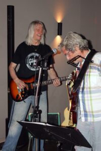 Hasim's Zyt Bar, Hasim, Hasim's, Members, Musiker, KH Project, Rock & Blues, Küre Hauser, Schlagzeuger, Schlagzeug, Rock und Blues, heimische Musikszene, Band, Bern, Bühne, handgemachte Musik, Berner Rockmusik, Lindbergh, Ocean, No Problem, Roots 66 feat. Polo Hofer, Konzert, Jack Minnig, Gitarre, HUBER MINNIG, BMG Ariola, Country, R&R Oldies, Kuno Lauener, Büne Huber, Endo Anaconda, Schmidi Schmidhauser, René Eberhard, Bass, Grooves, E-Bass, Rolf LL Lüthi, Matthias Heimlicher, Vlada, Philipp Fankhauser, Rockustics, Tutti Matti, Magna Carta, Andy Maurer, Hanery Amman. Professor Miquel Rubio, Konservatorium Bern, AM Gitarren & Bass Schule, Tres Pesetas, Acoustic Latin Gitarren Trio, Van Dox, Rock Cover Band Copperhead, Folk Rock Miraval Bamboo Faya, Reggea um Peppe Claudio (the Wailers) Bonnie & the Groove Cats, Plüsch, Andreas Vollenweider, Mich Gerber, Bellamy Brothers, Kenny Moore (Tina Turner), Sandee, Andy Pupato, Junior Marvin, Bob Marley, Referenze, Kontakt, Galerie, Audio & Video, Events, Video/Audio, Logos & Bandfotos, Stageplan