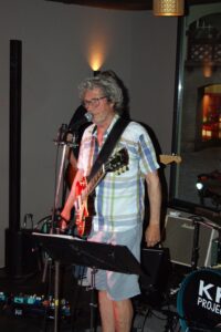 Hasim's Zyt Bar, Hasim, Hasim's, Members, Musiker, KH Project, Rock & Blues, Küre Hauser, Schlagzeuger, Schlagzeug, Rock und Blues, heimische Musikszene, Band, Bern, Bühne, handgemachte Musik, Berner Rockmusik, Lindbergh, Ocean, No Problem, Roots 66 feat. Polo Hofer, Konzert, Jack Minnig, Gitarre, HUBER MINNIG, BMG Ariola, Country, R&R Oldies, Kuno Lauener, Büne Huber, Endo Anaconda, Schmidi Schmidhauser, René Eberhard, Bass, Grooves, E-Bass, Rolf LL Lüthi, Matthias Heimlicher, Vlada, Philipp Fankhauser, Rockustics, Tutti Matti, Magna Carta, Andy Maurer, Hanery Amman. Professor Miquel Rubio, Konservatorium Bern, AM Gitarren & Bass Schule, Tres Pesetas, Acoustic Latin Gitarren Trio, Van Dox, Rock Cover Band Copperhead, Folk Rock Miraval Bamboo Faya, Reggea um Peppe Claudio (the Wailers) Bonnie & the Groove Cats, Plüsch, Andreas Vollenweider, Mich Gerber, Bellamy Brothers, Kenny Moore (Tina Turner), Sandee, Andy Pupato, Junior Marvin, Bob Marley, Referenze, Kontakt, Galerie, Audio & Video, Events, Video/Audio, Logos & Bandfotos, Stageplan
