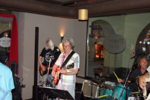Hasim's Zyt Bar, Hasim, Hasim's, Members, Musiker, KH Project, Rock & Blues, Küre Hauser, Schlagzeuger, Schlagzeug, Rock und Blues, heimische Musikszene, Band, Bern, Bühne, handgemachte Musik, Berner Rockmusik, Lindbergh, Ocean, No Problem, Roots 66 feat. Polo Hofer, Konzert, Jack Minnig, Gitarre, HUBER MINNIG, BMG Ariola, Country, R&R Oldies, Kuno Lauener, Büne Huber, Endo Anaconda, Schmidi Schmidhauser, René Eberhard, Bass, Grooves, E-Bass, Rolf LL Lüthi, Matthias Heimlicher, Vlada, Philipp Fankhauser, Rockustics, Tutti Matti, Magna Carta, Andy Maurer, Hanery Amman. Professor Miquel Rubio, Konservatorium Bern, AM Gitarren & Bass Schule, Tres Pesetas, Acoustic Latin Gitarren Trio, Van Dox, Rock Cover Band Copperhead, Folk Rock Miraval Bamboo Faya, Reggea um Peppe Claudio (the Wailers) Bonnie & the Groove Cats, Plüsch, Andreas Vollenweider, Mich Gerber, Bellamy Brothers, Kenny Moore (Tina Turner), Sandee, Andy Pupato, Junior Marvin, Bob Marley, Referenze, Kontakt, Galerie, Audio & Video, Events, Video/Audio, Logos & Bandfotos, Stageplan