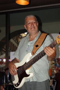 Hasim's Zyt Bar, Hasim, Hasim's, Members, Musiker, KH Project, Rock & Blues, Küre Hauser, Schlagzeuger, Schlagzeug, Rock und Blues, heimische Musikszene, Band, Bern, Bühne, handgemachte Musik, Berner Rockmusik, Lindbergh, Ocean, No Problem, Roots 66 feat. Polo Hofer, Konzert, Jack Minnig, Gitarre, HUBER MINNIG, BMG Ariola, Country, R&R Oldies, Kuno Lauener, Büne Huber, Endo Anaconda, Schmidi Schmidhauser, René Eberhard, Bass, Grooves, E-Bass, Rolf LL Lüthi, Matthias Heimlicher, Vlada, Philipp Fankhauser, Rockustics, Tutti Matti, Magna Carta, Andy Maurer, Hanery Amman. Professor Miquel Rubio, Konservatorium Bern, AM Gitarren & Bass Schule, Tres Pesetas, Acoustic Latin Gitarren Trio, Van Dox, Rock Cover Band Copperhead, Folk Rock Miraval Bamboo Faya, Reggea um Peppe Claudio (the Wailers) Bonnie & the Groove Cats, Plüsch, Andreas Vollenweider, Mich Gerber, Bellamy Brothers, Kenny Moore (Tina Turner), Sandee, Andy Pupato, Junior Marvin, Bob Marley, Referenze, Kontakt, Galerie, Audio & Video, Events, Video/Audio, Logos & Bandfotos, Stageplan