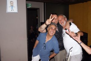 Hasim's Zyt Bar, Hasim, Hasim's, Members, Musiker, KH Project, Rock & Blues, Küre Hauser, Schlagzeuger, Schlagzeug, Rock und Blues, heimische Musikszene, Band, Bern, Bühne, handgemachte Musik, Berner Rockmusik, Lindbergh, Ocean, No Problem, Roots 66 feat. Polo Hofer, Konzert, Jack Minnig, Gitarre, HUBER MINNIG, BMG Ariola, Country, R&R Oldies, Kuno Lauener, Büne Huber, Endo Anaconda, Schmidi Schmidhauser, René Eberhard, Bass, Grooves, E-Bass, Rolf LL Lüthi, Matthias Heimlicher, Vlada, Philipp Fankhauser, Rockustics, Tutti Matti, Magna Carta, Andy Maurer, Hanery Amman. Professor Miquel Rubio, Konservatorium Bern, AM Gitarren & Bass Schule, Tres Pesetas, Acoustic Latin Gitarren Trio, Van Dox, Rock Cover Band Copperhead, Folk Rock Miraval Bamboo Faya, Reggea um Peppe Claudio (the Wailers) Bonnie & the Groove Cats, Plüsch, Andreas Vollenweider, Mich Gerber, Bellamy Brothers, Kenny Moore (Tina Turner), Sandee, Andy Pupato, Junior Marvin, Bob Marley, Referenze, Kontakt, Galerie, Audio & Video, Events, Video/Audio, Logos & Bandfotos, Stageplan