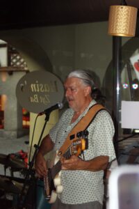 Hasim's Zyt Bar, Hasim, Hasim's, Members, Musiker, KH Project, Rock & Blues, Küre Hauser, Schlagzeuger, Schlagzeug, Rock und Blues, heimische Musikszene, Band, Bern, Bühne, handgemachte Musik, Berner Rockmusik, Lindbergh, Ocean, No Problem, Roots 66 feat. Polo Hofer, Konzert, Jack Minnig, Gitarre, HUBER MINNIG, BMG Ariola, Country, R&R Oldies, Kuno Lauener, Büne Huber, Endo Anaconda, Schmidi Schmidhauser, René Eberhard, Bass, Grooves, E-Bass, Rolf LL Lüthi, Matthias Heimlicher, Vlada, Philipp Fankhauser, Rockustics, Tutti Matti, Magna Carta, Andy Maurer, Hanery Amman. Professor Miquel Rubio, Konservatorium Bern, AM Gitarren & Bass Schule, Tres Pesetas, Acoustic Latin Gitarren Trio, Van Dox, Rock Cover Band Copperhead, Folk Rock Miraval Bamboo Faya, Reggea um Peppe Claudio (the Wailers) Bonnie & the Groove Cats, Plüsch, Andreas Vollenweider, Mich Gerber, Bellamy Brothers, Kenny Moore (Tina Turner), Sandee, Andy Pupato, Junior Marvin, Bob Marley, Referenze, Kontakt, Galerie, Audio & Video, Events, Video/Audio, Logos & Bandfotos, Stageplan