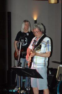 Hasim's Zyt Bar, Hasim, Hasim's, Members, Musiker, KH Project, Rock & Blues, Küre Hauser, Schlagzeuger, Schlagzeug, Rock und Blues, heimische Musikszene, Band, Bern, Bühne, handgemachte Musik, Berner Rockmusik, Lindbergh, Ocean, No Problem, Roots 66 feat. Polo Hofer, Konzert, Jack Minnig, Gitarre, HUBER MINNIG, BMG Ariola, Country, R&R Oldies, Kuno Lauener, Büne Huber, Endo Anaconda, Schmidi Schmidhauser, René Eberhard, Bass, Grooves, E-Bass, Rolf LL Lüthi, Matthias Heimlicher, Vlada, Philipp Fankhauser, Rockustics, Tutti Matti, Magna Carta, Andy Maurer, Hanery Amman. Professor Miquel Rubio, Konservatorium Bern, AM Gitarren & Bass Schule, Tres Pesetas, Acoustic Latin Gitarren Trio, Van Dox, Rock Cover Band Copperhead, Folk Rock Miraval Bamboo Faya, Reggea um Peppe Claudio (the Wailers) Bonnie & the Groove Cats, Plüsch, Andreas Vollenweider, Mich Gerber, Bellamy Brothers, Kenny Moore (Tina Turner), Sandee, Andy Pupato, Junior Marvin, Bob Marley, Referenze, Kontakt, Galerie, Audio & Video, Events, Video/Audio, Logos & Bandfotos, Stageplan