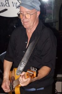 Hasim's, Members, Musiker, KH Project, Rock & Blues, Küre Hauser, Schlagzeuger, Schlagzeug, Rock und Blues, heimische Musikszene, Band, Bern, Bühne, handgemachte Musik, Berner Rockmusik, Lindbergh, Ocean, No Problem, Roots 66 feat. Polo Hofer, Konzert, Jack Minnig, Gitarre, HUBER MINNIG, BMG Ariola, Country, R&R Oldies, Kuno Lauener, Büne Huber, Endo Anaconda, Schmidi Schmidhauser, René Eberhard, Bass, Grooves, E-Bass, Rolf LL Lüthi, Matthias Heimlicher, Vlada, Philipp Fankhauser, Rockustics, Tutti Matti, Magna Carta, Andy Maurer, Hanery Amman. Professor Miquel Rubio, Konservatorium Bern, AM Gitarren & Bass Schule, Tres Pesetas, Acoustic Latin Gitarren Trio, Van Dox, Rock Cover Band Copperhead, Folk Rock Miraval Bamboo Faya, Reggea um Peppe Claudio (the Wailers) Bonnie & the Groove Cats, Plüsch, Andreas Vollenweider, Mich Gerber, Bellamy Brothers, Kenny Moore (Tina Turner), Sandee, Andy Pupato, Junior Marvin, Bob Marley, Referenze, Kontakt, Galerie, Audio & Video, Events, Video/Audio, Logos & Bandfotos, Stageplan